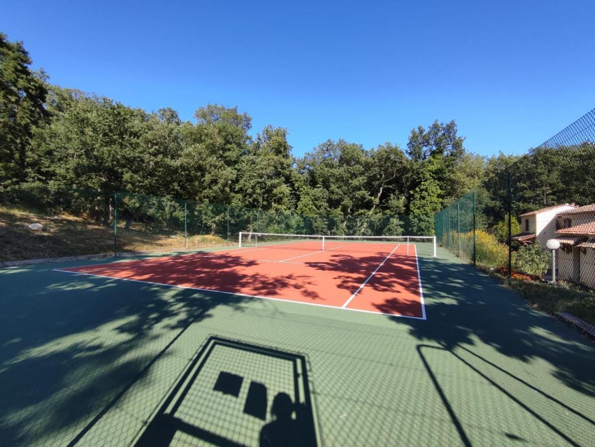 Maisonnette En Residence Avec Piscine Et Tennis Saint-Vallier-de-Thiey ภายนอก รูปภาพ